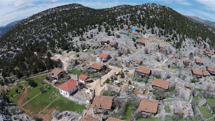 800 yıllık köy turist akınına uğruyor G4