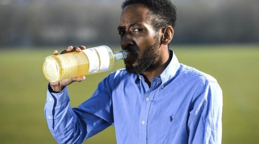 İlginç iddia: Her gün kendi idrarımı içerek enerjik kalıyorum