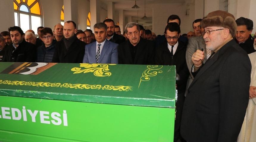 İş adamı &Ccedil;apraz son yolculuğuna uğurlandı