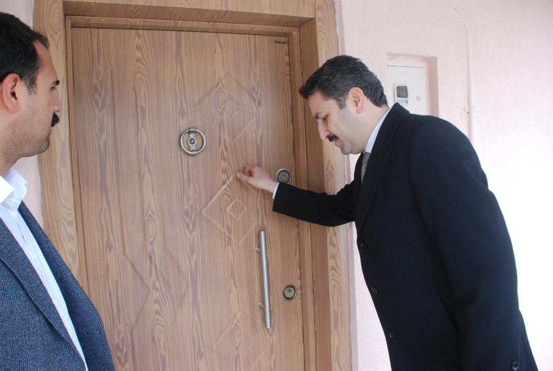 Başkan Eroğlu&rsquo;dan &ccedil;at kapı ziyaret