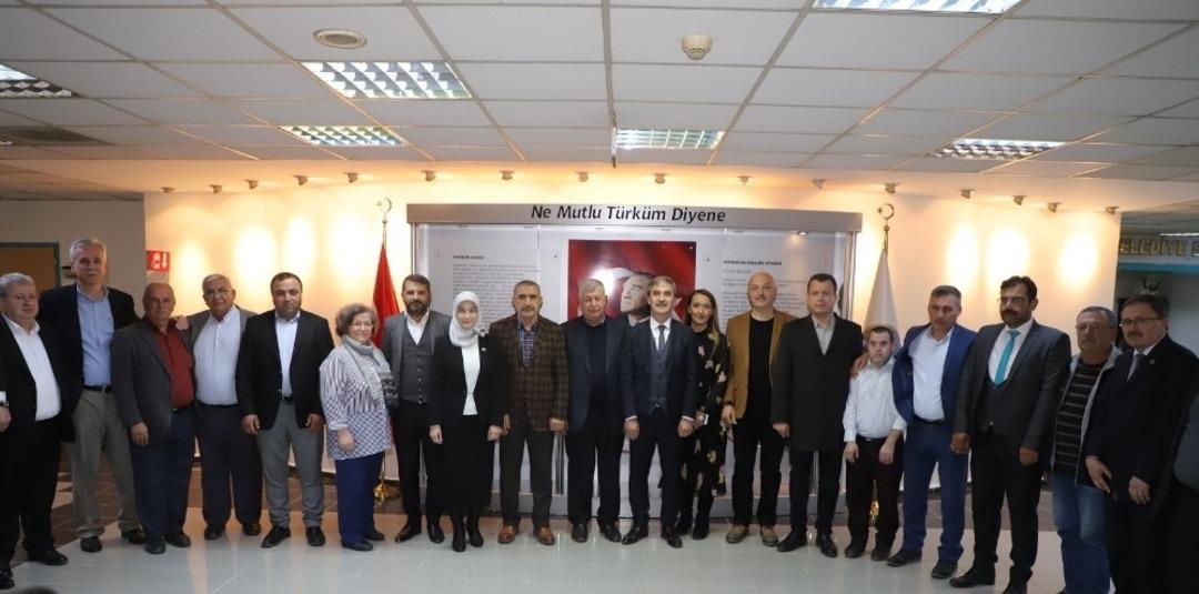 Başkan Şirin&rsquo;den meclis &uuml;yelerine plaketli teşekk&uuml;r