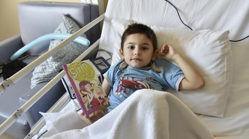 &Ccedil;ocuk hastalara kitap servisi