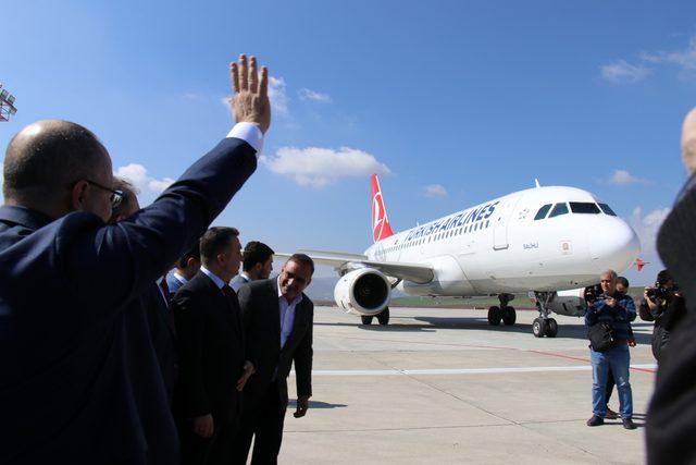 Siirt Havalimanı, 2 yıl aradan sonra yeniden seferlere a&ccedil;ıldı 1