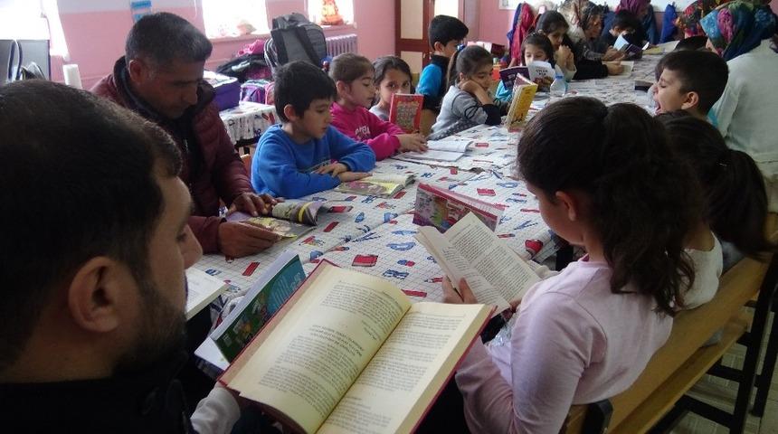 Öğretmen, öğrenci ve veli aynı masada buluştu