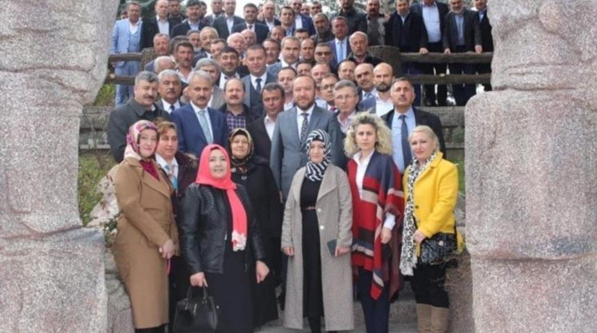 AK Parti Kırıkkale İl Teşkilatı muhtarlarla buluştu
