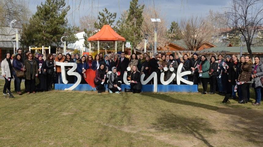 Başkan Bakıcı, sağlıklı yaşam merkezlerine devam eden hanımlarla bir araya geldi