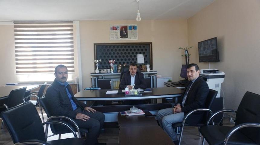 Gerc&uuml;ş Kaymakamı Şekerci&rsquo;den okul ziyareti