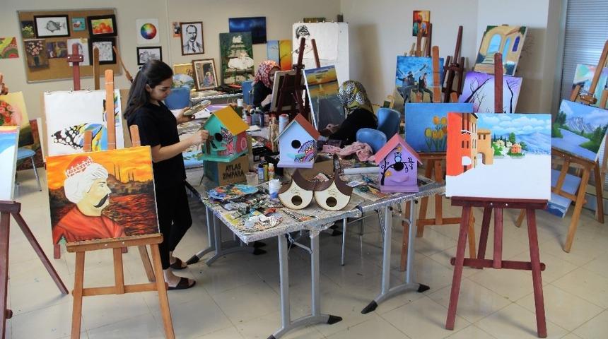 Kuşlar için kuş evleri tasarladılar