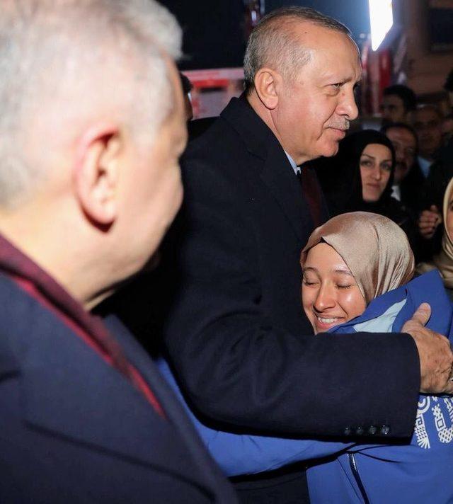 Cumhurbaşkanı Erdoğan, Erzincanlı Milli Kayakçıyı külliyeye davet etti