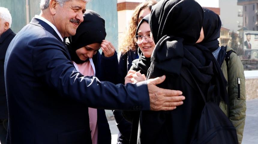 Ekinci’den ‘Sorunları görmezden geliyorlar’ tepkisi