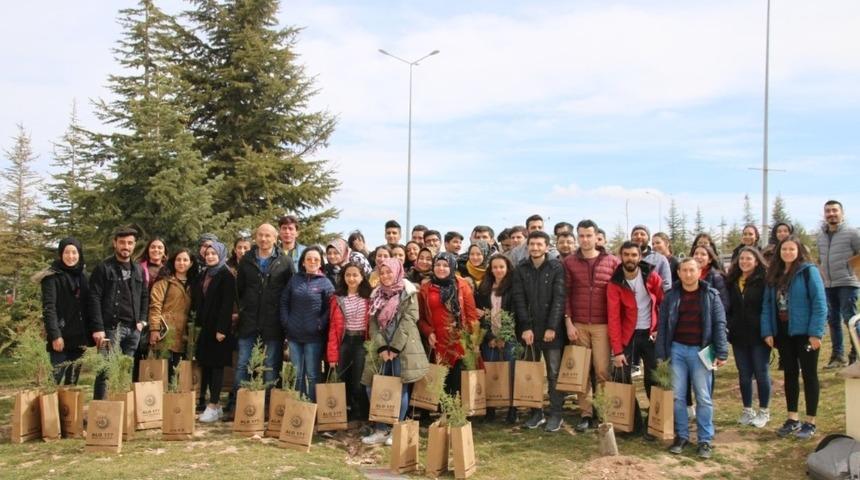 NEV&Uuml; &ouml;ğrencileri fidanları toprakla buluşturdu
