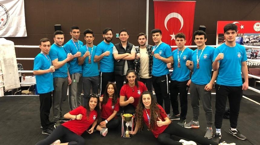 Bartın &Uuml;niversitesi&rsquo;ne Muaythai&rsquo;de 7 madalya ve 1 kupa