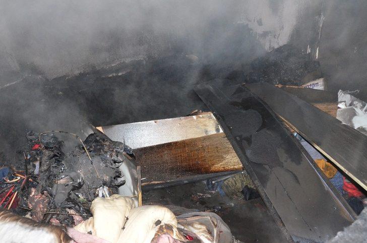 Bacadan düşen kıvılcım evi kullanılamaz hale getirdi G2