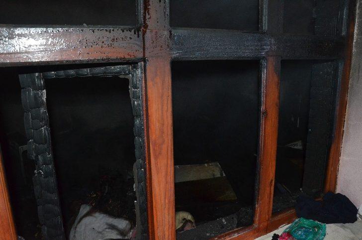 Bacadan düşen kıvılcım evi kullanılamaz hale getirdi G3