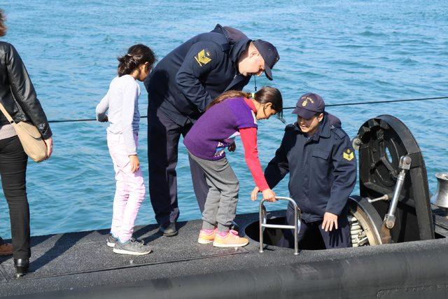 Mavi Vatan Tatbikatın'daki bazı gemiler, Foça'da ziyarete açıldı