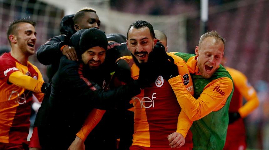 Feghouli: Mitroglou Galatasaray'da olmaktan çok mutlu