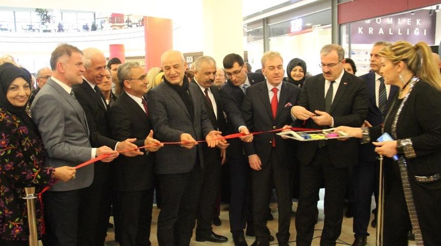 Kütahya’da ’Sanata Yön Yeren Kadınlar’dan sergi