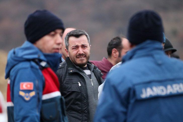 Uçuruma yuvarlanan otomobildeki 2 kişi hayatını kaybetti  G3