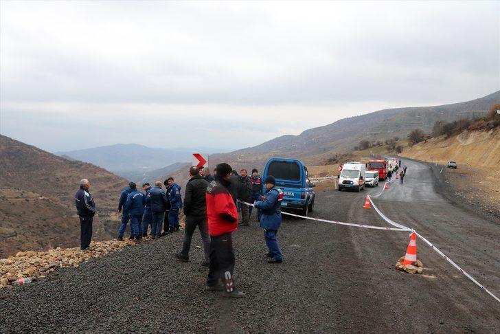Uçuruma yuvarlanan otomobildeki 2 kişi hayatını kaybetti  G4