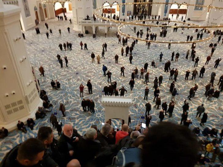Çamlıca Camii'nde ilk ezan okundu ve ilk ibadet gerçekleştiriliyor! G2