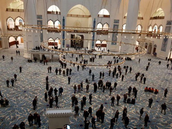 Çamlıca Camii'nde ilk ezan okundu ve ilk ibadet gerçekleştiriliyor! G4