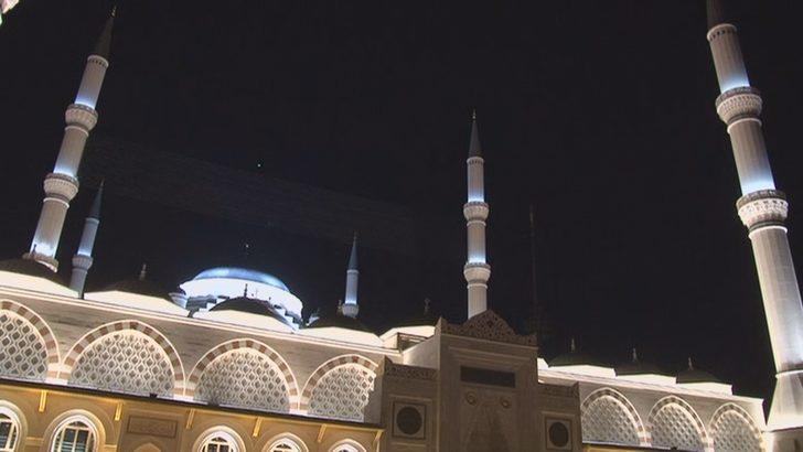 Çamlıca Camii'nde ilk ezan okundu ve ilk ibadet gerçekleştiriliyor! G5