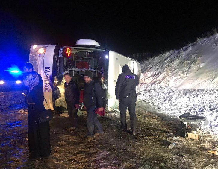 Son dakika: Sivas'ta yolcu otobüsü devrildi! Çok sayıda yaralı var  G1