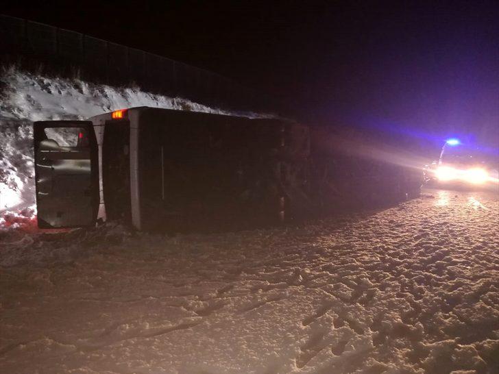 Son dakika: Sivas'ta yolcu otobüsü devrildi! Çok sayıda yaralı var  G2