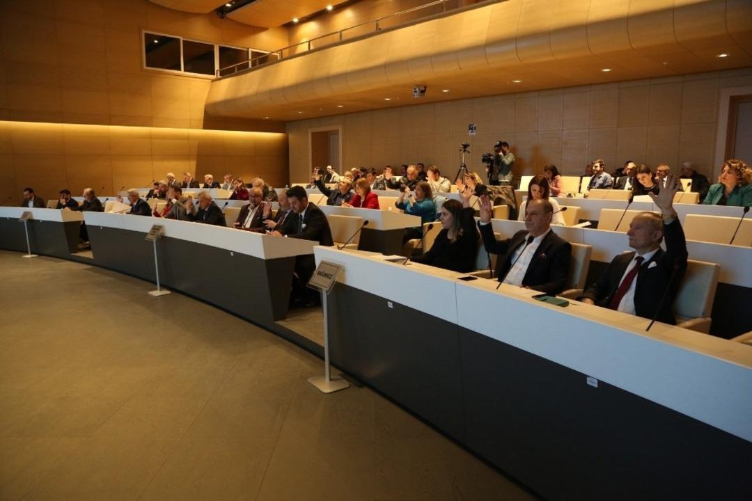 Nil&uuml;fer Belediye Meclisi d&ouml;nemin son toplantısını yaptı