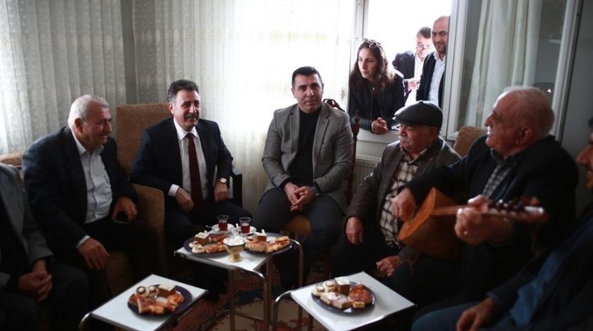 CHP’li Sandal: "Bayraklı’da meydan sorunu var"