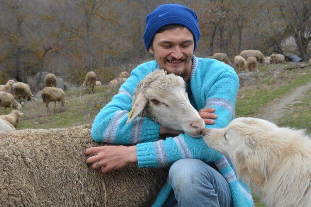 Şehir hayatını terk edip, huzuru ormanda buldular