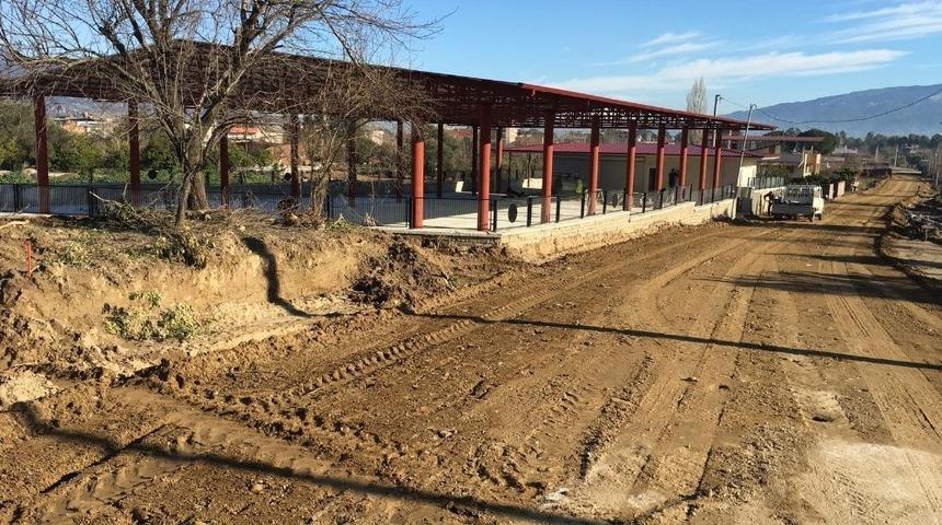 Arslanlı&rsquo;da yol &ccedil;alışmaları s&uuml;r&uuml;yor