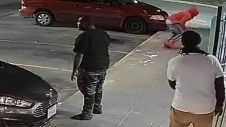 Bir anda pantolonu düştü! Kıyafetinin azizliğine uğrayan hırsızın sonu G5