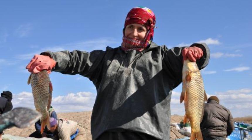G&ouml;lde, tarlada, Meclis'te kadının yapamayacağı iş yok! Kadınlarımız ve ilham veren hikayeleri