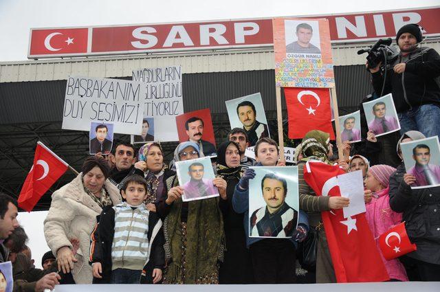 Eşi için yola çıktı; çeteyi çökertip, 70'e yakın Türk'ü cezaevinden kurtardı