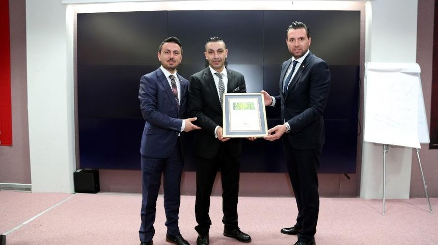 Gen&ccedil; girişimciler geleceği ve şirket y&ouml;netimini değerlendirdi