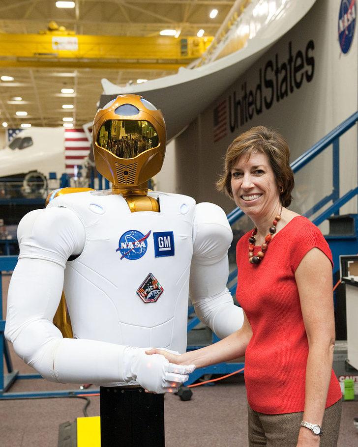  ELLEN OCHOA: ASTRONOT VE KAHRAMAN