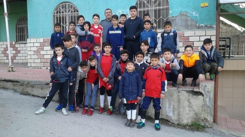 Cami imam hatibi, teknoloji bağımlılığına karşı kul&uuml;p kurdu