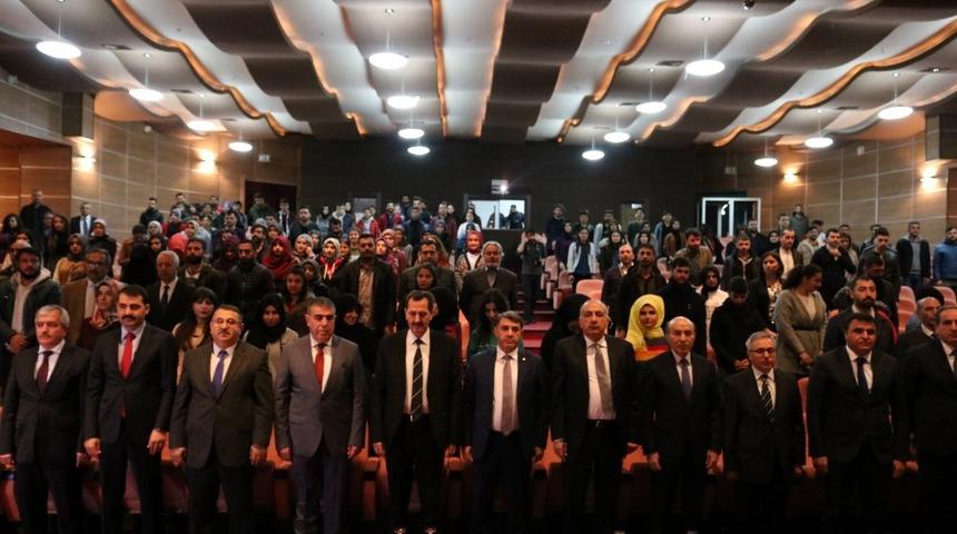 D&Uuml;&rsquo;de 4 dev paneli ve fuarı d&uuml;zenlendi