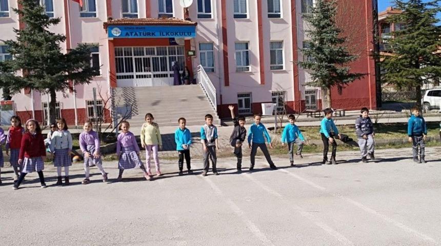 Minikler sağlık i&ccedil;in spor yapıyor