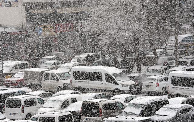 Van'da yoğun kar yağışı