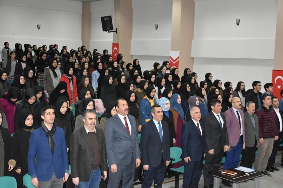 Arap&ccedil;a şiir ve metin canlandırma yarışması yapıldı