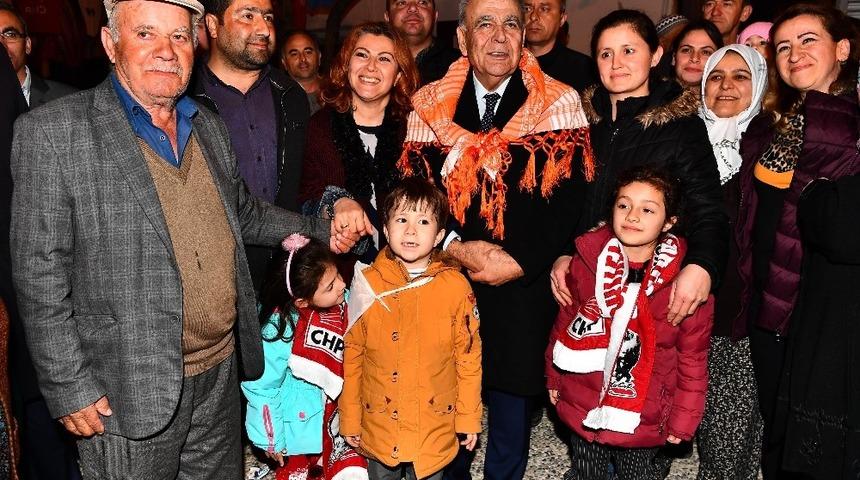 Başkan Kocaoğlu: "Buradan &Ccedil;in&rsquo;e kadar uzanacak mesafedeki yolu asfaltladık"