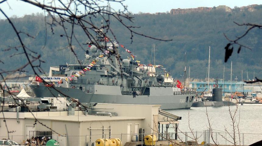 T&uuml;rk savaş gemileri Bulgaristan'ın Varna Limanı'nda