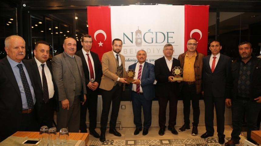 Niğde Belediye Meclis &Uuml;yelerine duygulandıran veda
