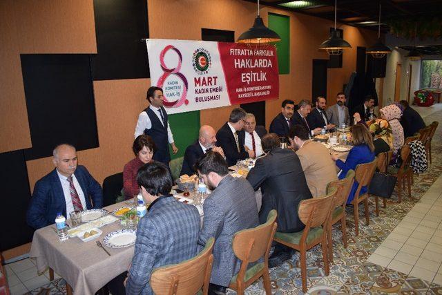 Hak-İş 8 Mart Dünya Kadınlar Günü’nü Kutladı