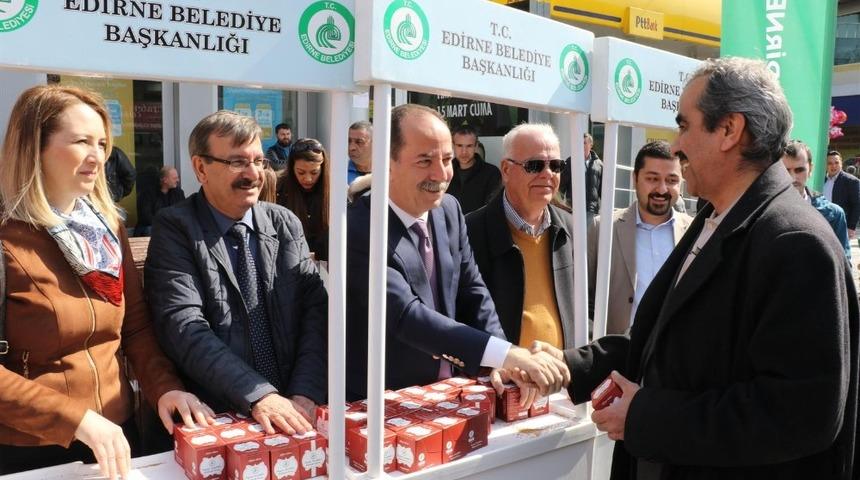 Edirne&rsquo;de 10 bin kutu kandil simidi dağıtıldı