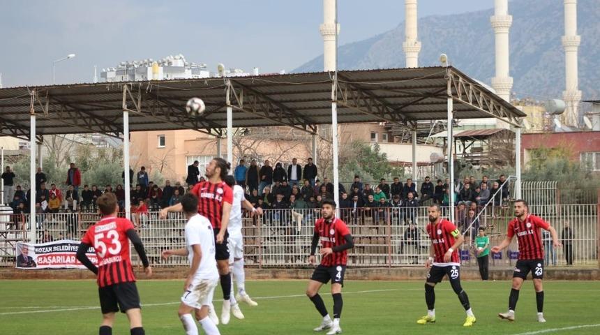 TFF 3. lig 1. grup Karak&ouml;pr&uuml; Belediyespor : 3 Kozan Belediyespor: 1