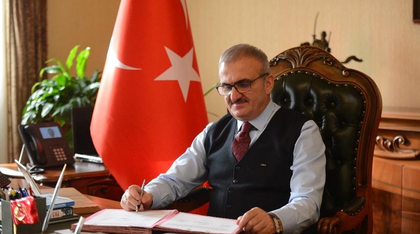Vali Karaloğlu: " Kadınlar baş tacımızdır"