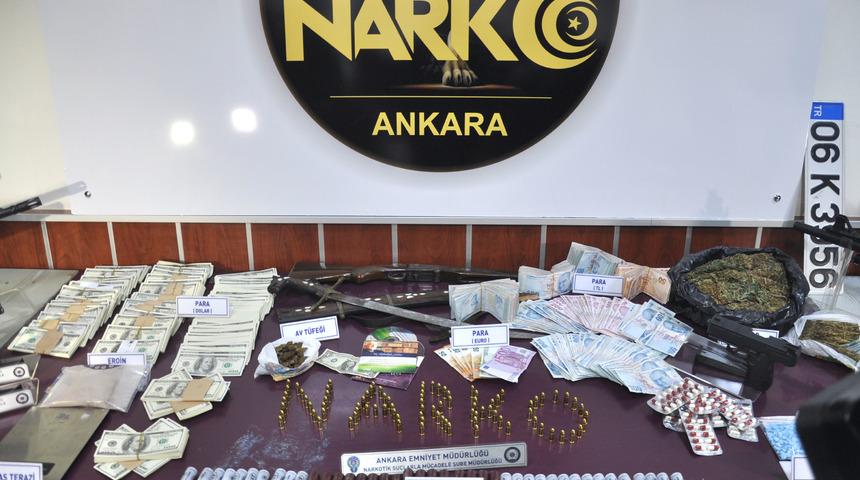 Ankara'da uyuşturucu operasyonunda FET&Ouml; CD'si ve 1 dolar ele ge&ccedil;irildi